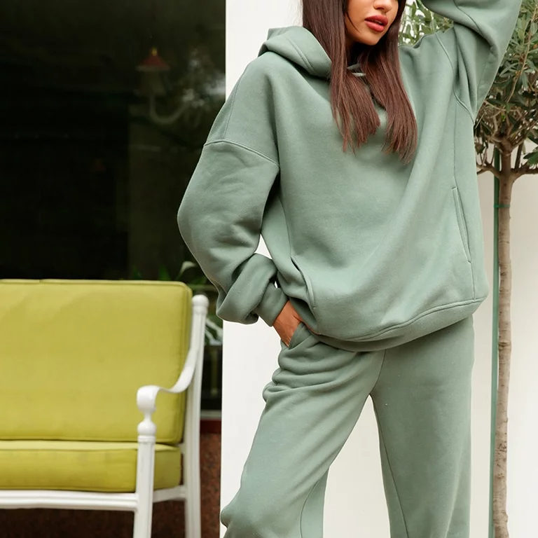 Sweatpants and hoodie set women's has evolved from a casual loungewear ensemble to a versatile and trendy outfit