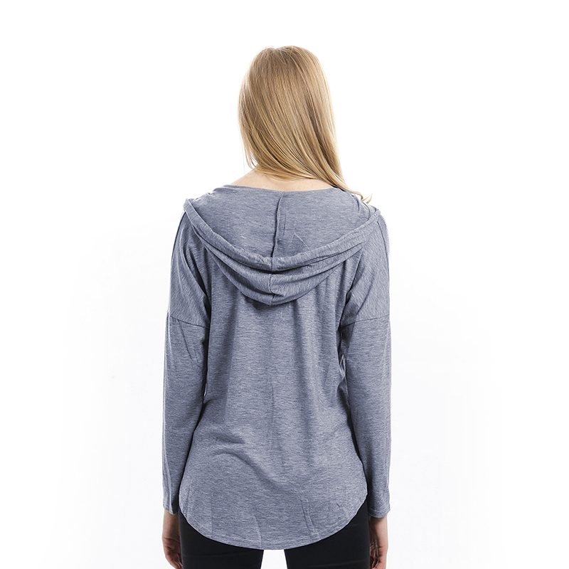 How to match women's sweatshirts with pants? Hoodies are versatile garments that can be styled in various ways to create