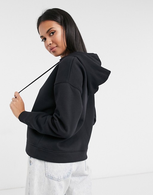 How to match women’s oodie to look good? In today's fashion landscape, hoodies have transcended their athletic roots to become versatile