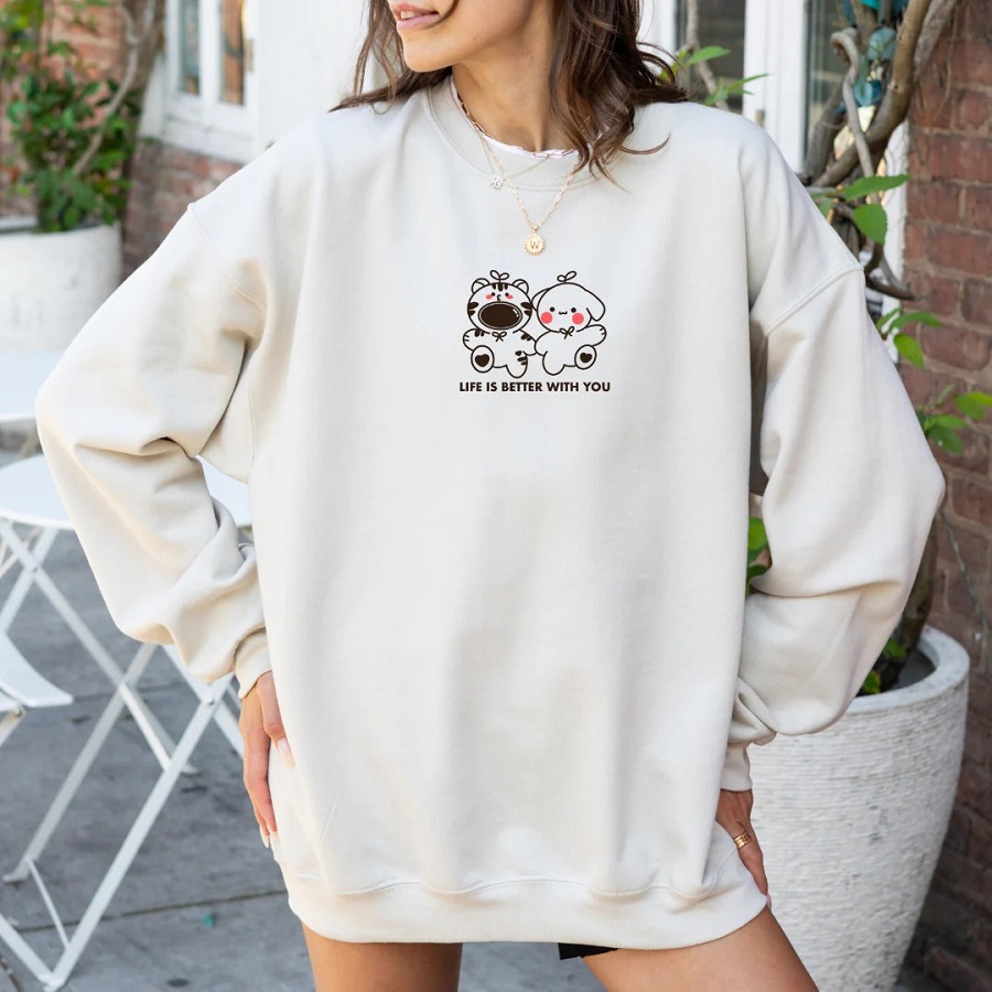 oversized crewneck sweatshirt